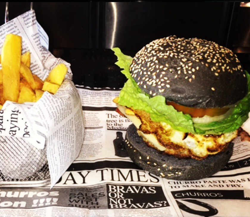 Hamburguesas premium con maridaje, 300 grs. De ternera suprema gallega:cabrales, foie, sobrasada o zorza gallega. 300 grs. De carne de wagyu (kobe).