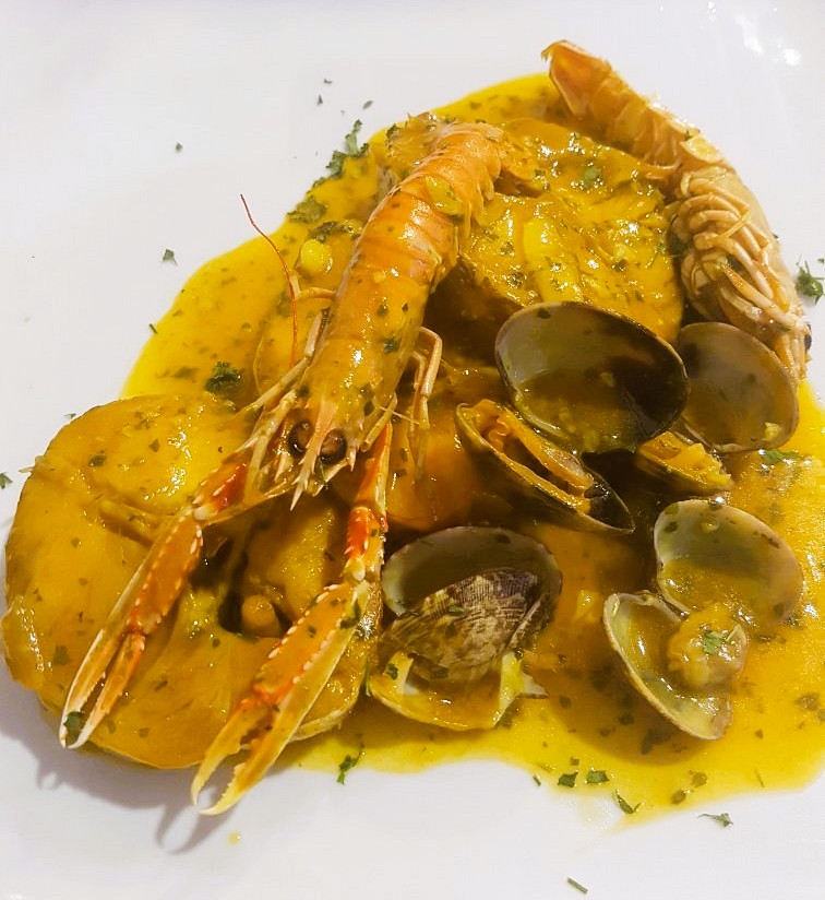 L’autèntic sabor gallec a MUXÍA HOSPITALET. Si busques productes frescos, receptes tradicionals i el gust inconfusible de Galícia, aquí tens el lloc perfecte! 🍷🦐  ✨🐟